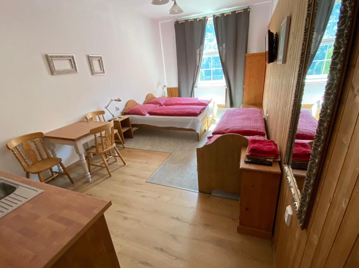 Penzion Kaskada Solenice Экстерьер фото