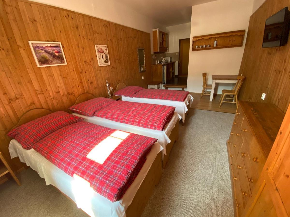 Penzion Kaskada Solenice Экстерьер фото